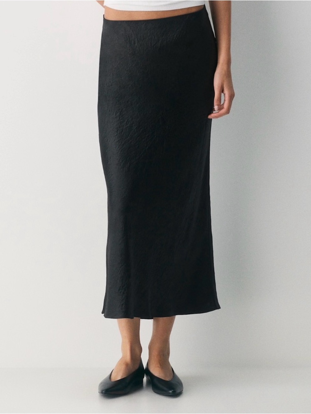 Aritzia Babaton Black Satin midi Slip Skirt | Size 12